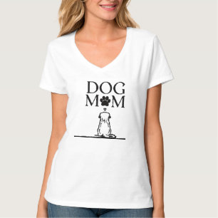 Hunde-Mama sitzt mit treuem Hund Skizze T-Shirt