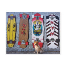 Hunde mit Dogtown-Skateboard-Wandgemälde