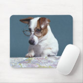 Hunde mit Lesebrille, die Karte studiert Mousepad (Mit Mouse)
