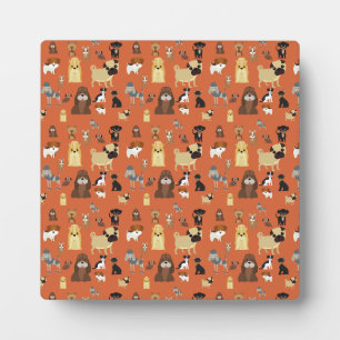 Hunde mit orangefarbenem Hintergrund. Fotoplatte