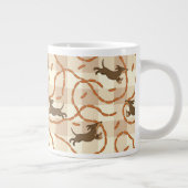 Hunde mit Würstchen im Hintergrund Jumbo-Tasse (Rechts)