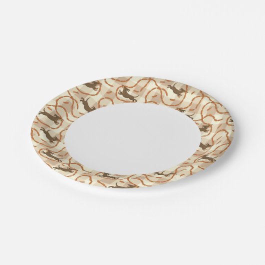 Hunde mit Würstchen im Hintergrund Pappteller (Schrägansicht)