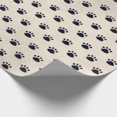 Hunde-Paw-Prints auf beigem Hintergrund Geschenkpapier (Ecke)