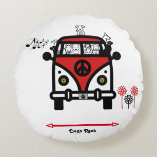 Hunde schaukeln im Hippie-Bus-Rundkissen Rundes Kissen