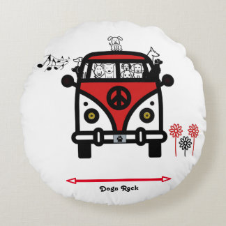 Hunde schaukeln im Hippie-Bus-Rundkissen Rundes Kissen
