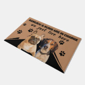 Hunde sind verantwortlich, wir leben einfach hier fußmatte (Schrägansicht)