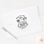 Hunde sind wie Kartoffelchips Witziger Niedlicher Runder Aufkleber (Umschlag)