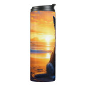 Hunde sitzen am Ocean Beach bei Sunset Thermosbecher (Nach links gedreht)