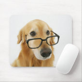 Hunde tragen Krawatte und Brille auf Stuhl sitzen Mousepad (Mit Mouse)