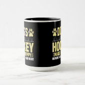 Hunde und Hockey machen mich glücklich Tasse (Zentrum)