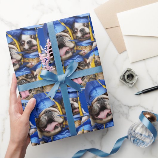 Hunde- und Katzen-Absolventen im Fotobooth Geschenkpapier (Schenken)
