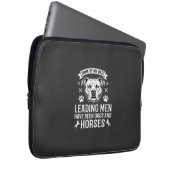 Hunde und Pferde führen Männer Laptopschutzhülle (Vorne Rechts)