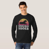 Hunde und Schuhe, für Männer oder Frauen T-Shirt (Vorne ganz)