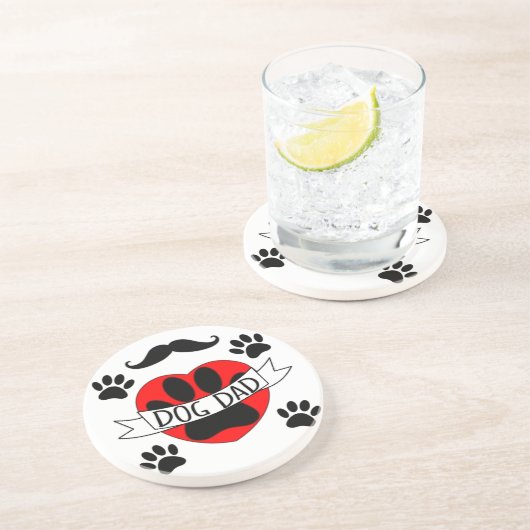 Hunde Vater Paw und Rotes Herz Zeichnend Getränkeuntersetzer (Seite)