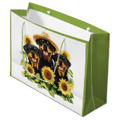 Hunde von Rottweiler, umgeben von Sonnenblumen Große Geschenktüte (Vorderseite Schrägansicht)