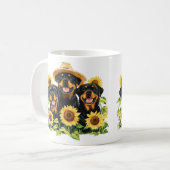 Hunde von Rottweiler, umgeben von Sonnenblumen Kaffeetasse (Vorderseite Links)