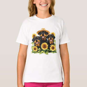 Hunde von Rottweiler, umgeben von Sonnenblumen T-Shirt