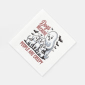 Hunde, weil die Leute ein gruseliges Halloween sin Serviette (Ecke)