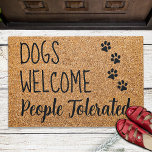 Hunde willkommenMenschen toleriert rustikalen Coir Fußmatte<br><div class="desc">Herzlich willkommen bei dieser lustigen Tür! " Hunde willkommen , Menschen toleriert ". . Willkommen Doormat - Dog Paw Print Floor Mat. Rustikales natürliches Imitat mit schwarzem und schwarzem Design und Pfotendrucken. COPYRIGHT © 2022 Judy Burrows, Black Dog Art - Alle Rechte vorbehalten. Hunde willkommenMenschen toleriert rustikalen Coir Funny Dog...</div>