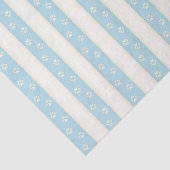 Hundepapierdrucke auf blassblauem und antikem weiß seidenpapier (Ausschnitt)