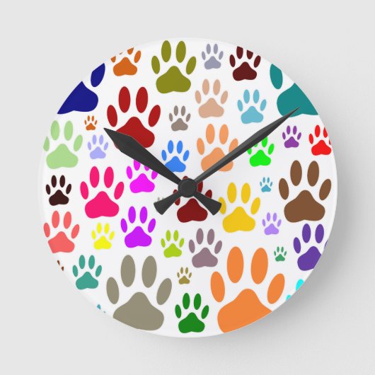 Hundepaw-Prints überall Runde Wanduhr (Vorderseite)