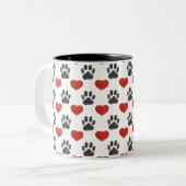 Hundepaws und rotes Herz-Malmuster Zweifarbige Tasse (Vorderseite Links)