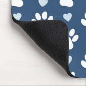 Hundepaws, weiße Paws, blaue Herzen, Ihr Name Mousepad (Ecke)