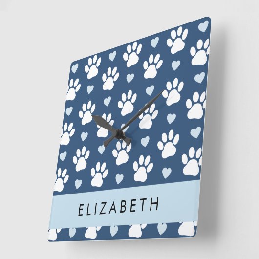 Hundepaws, weiße Paws, blaue Herzen, Ihr Name Quadratische Wanduhr (Winkel)