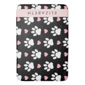 Hundepaws, weiße Paws, rosa Herzen, Ihr Name Badematte (Vorderseite Vertikal)