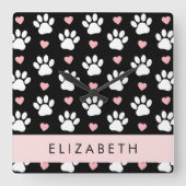 Hundepaws, weiße Paws, rosa Herzen, Ihr Name Quadratische Wanduhr (Vorderseite)
