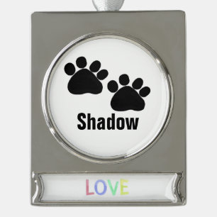 Hundepfoten mit Namen Banner-Ornament Silber