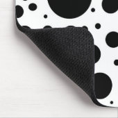 Hunderte von den schwarzen Flecken und von den Mousepad (Ecke)