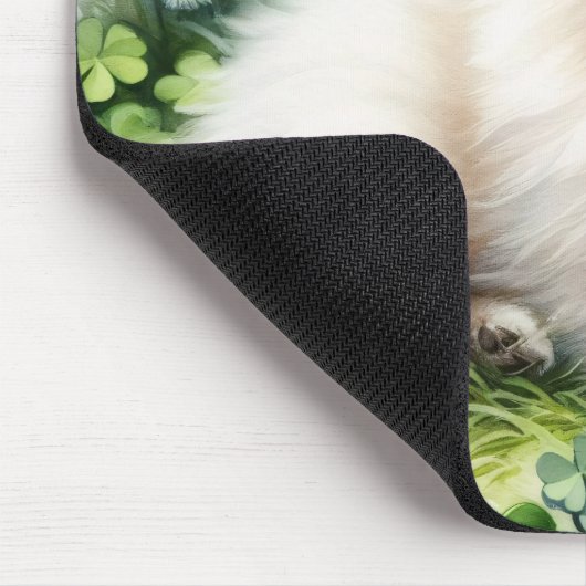 Hundeschleife mit weißem Spitz Mousepad (Ecke)