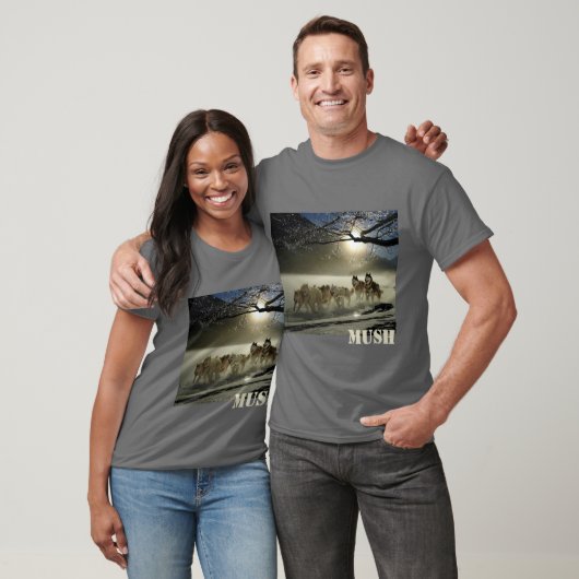 Hundeschlitten-Team-Bild-Brei personalisiert T-Shirt (Unisex)