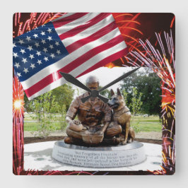 Hundeschlittenmauer Quadratische Wanduhr