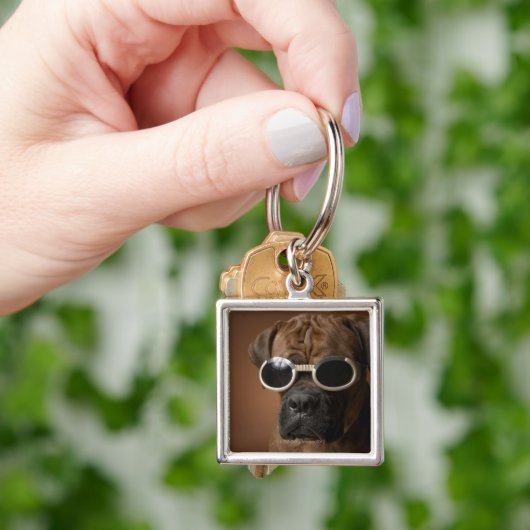 Hundetragende Sonnenbrille Schlüsselanhänger (Hand)