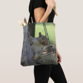 Hungriechhörnchen mit Ihrem Namen Tote Bag Tasche (Von Nahem)