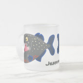 Hungrige lustige Piranha Cartoon Illustration Mattglastasse (Vorderseite Links)