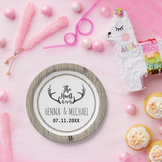 "Hunt is Over" Rustikale Antler Barnwood-Hochzeit Pappteller (Party)