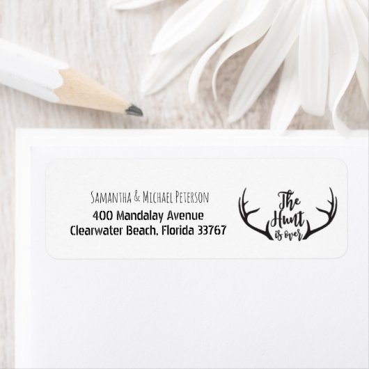 "Hunt is Over" Rustikale Antler Schwarz-weiße Hoch (Insitu)