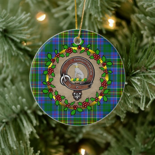 Hunter Clan Abzeichen & Tartan Personalisierte Wei Keramik Ornament (Baum)