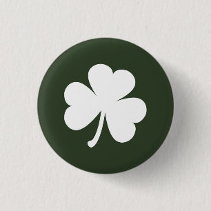 Hunter Green mit irischem Kleeblatt Button