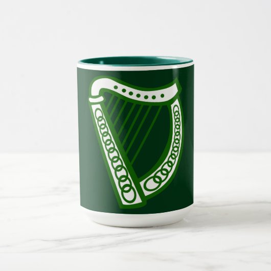 Hunter Green Saint Patrick's Day Irish Harp Celtic Tasse (Zentrum)
