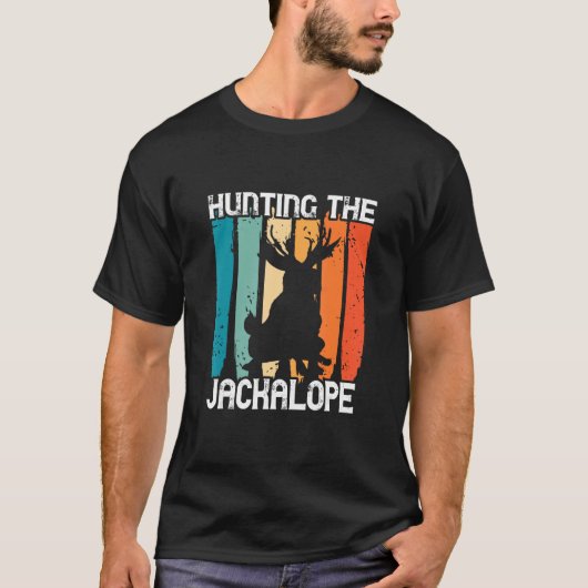 Hunting The Jackalope Retro Cryptozoology Cryptid T-Shirt (Vorderseite)