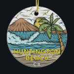 Huntington Beach California Vintag Keramik Ornament<br><div class="desc">Handgezeichnete Abbildung von Huntington Beach mit Bergen und Meereswellen im Hintergrund. Ideal für alle,  die Huntington Beach Lieben besuchen.</div>