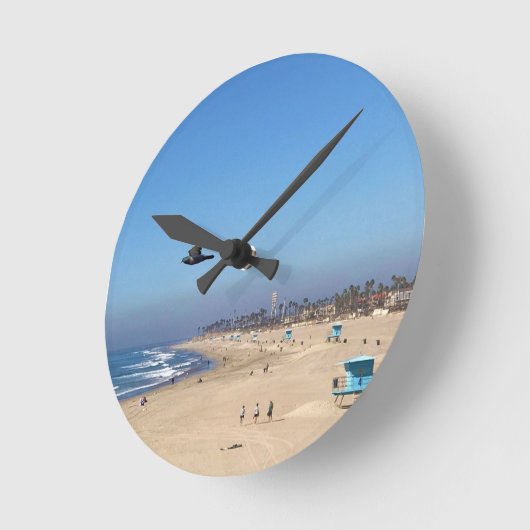 Huntington Beach, Kalifornien Runde Wanduhr (Winkel)