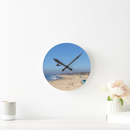 Huntington Beach, Kalifornien Runde Wanduhr (Zuhause)