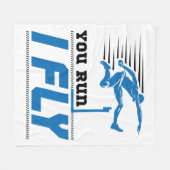 Hurdles Track und Feld, die Sie ausführen I Fly Fleecedecke (Vorderseite (Horizontal))