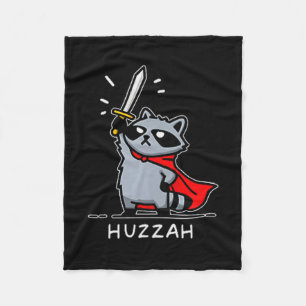 Hurra Waschbär Ritter Lustiges Schwert Meme Zitat Fleecedecke