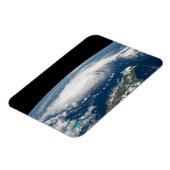 Hurrikan Dorian über dem Atlantischen Ozean. Magnet (Linke Seite)